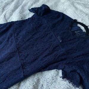 LULUS NAVY LACE SHORTSLEEVE MIDI DRESS